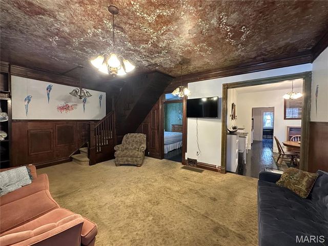 310 N 3rd, Hannibal, MO 63401