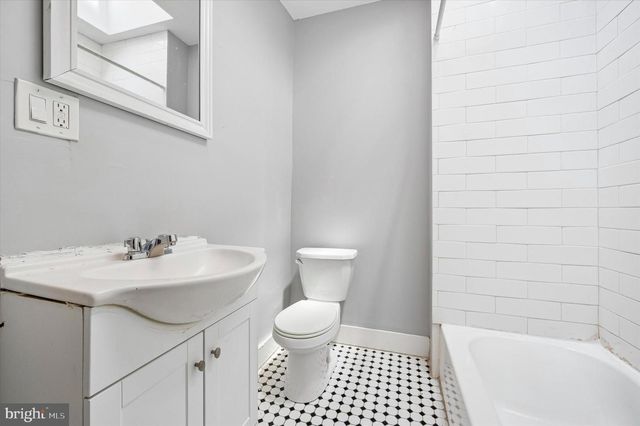 2406 W CLEARFIELD ST, Philadelphia, PA 19132