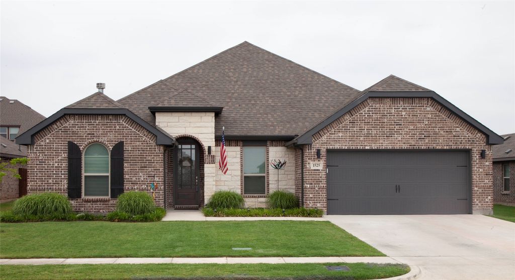 1525 Wagon Wheel Way, Krum, TX 76249