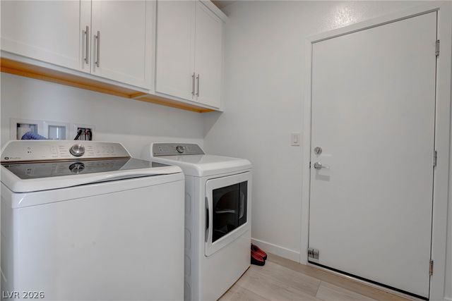 904 Kings Cliff Lane, Las Vegas, NV 89138