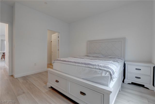 904 Kings Cliff Lane, Las Vegas, NV 89138