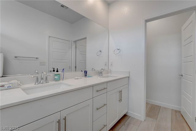 904 Kings Cliff Lane, Las Vegas, NV 89138