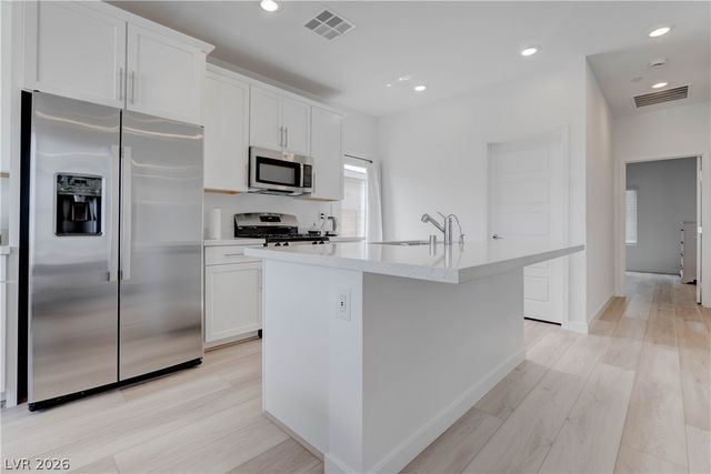 904 Kings Cliff Lane, Las Vegas, NV 89138
