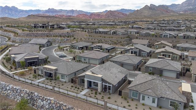 904 Kings Cliff Lane, Las Vegas, NV 89138
