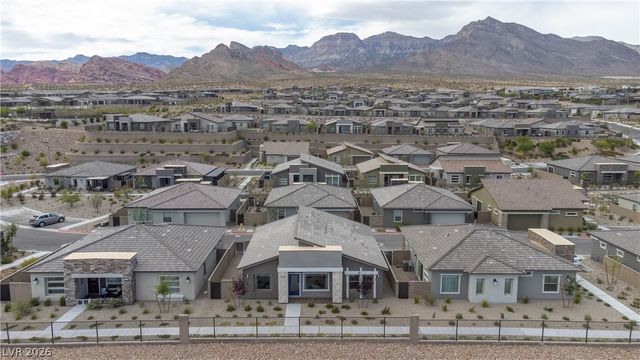 904 Kings Cliff Lane, Las Vegas, NV 89138