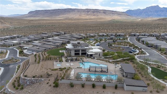 904 Kings Cliff Lane, Las Vegas, NV 89138