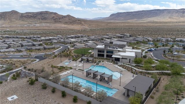 904 Kings Cliff Lane, Las Vegas, NV 89138