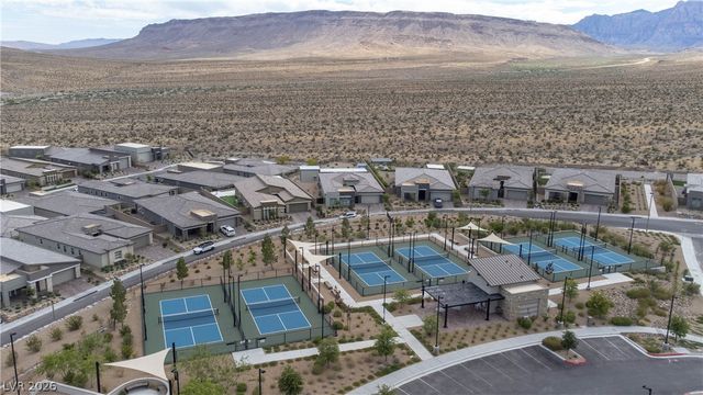 904 Kings Cliff Lane, Las Vegas, NV 89138