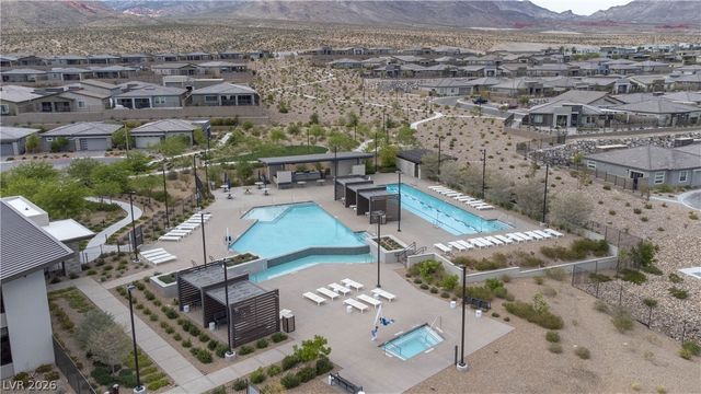 904 Kings Cliff Lane, Las Vegas, NV 89138