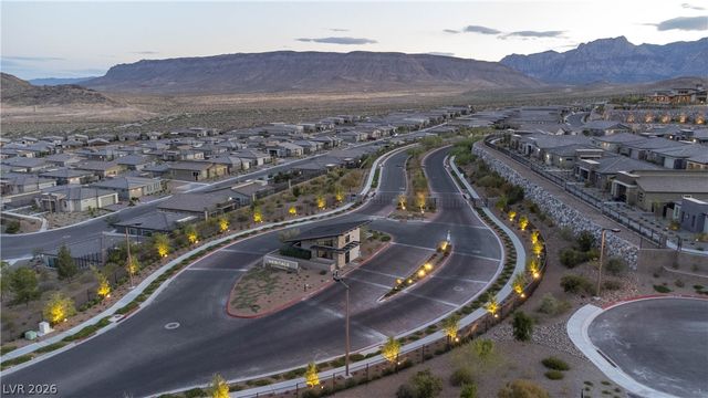 904 Kings Cliff Lane, Las Vegas, NV 89138