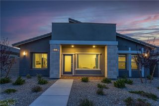904 Kings Cliff Lane, Las Vegas, NV 89138