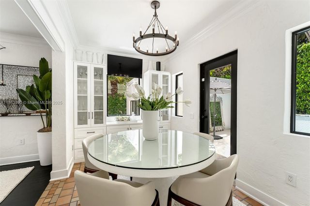 4430 Alton Rd, Miami Beach, FL 33140