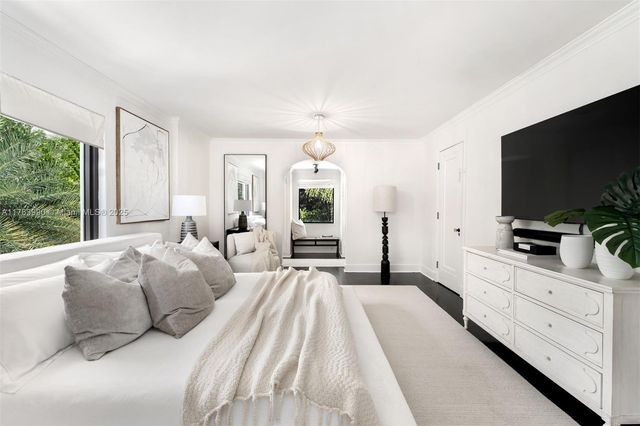 4430 Alton Rd, Miami Beach, FL 33140