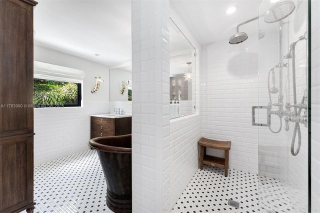 4430 Alton Rd, Miami Beach, FL 33140