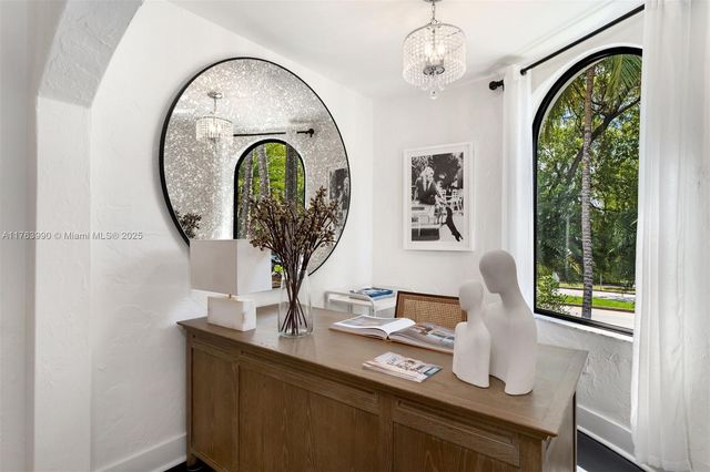 4430 Alton Rd, Miami Beach, FL 33140