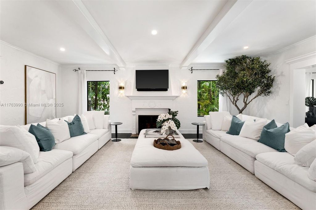 4430 Alton Rd, Miami Beach, FL 33140