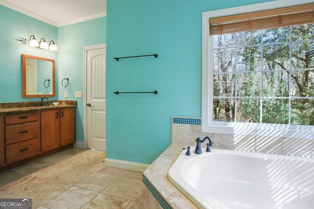 1084 Country Lane NE, Atlanta, GA 30324