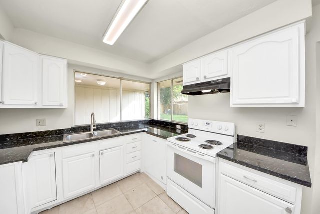 4219 Stonehenge Trail, Houston, TX 77066