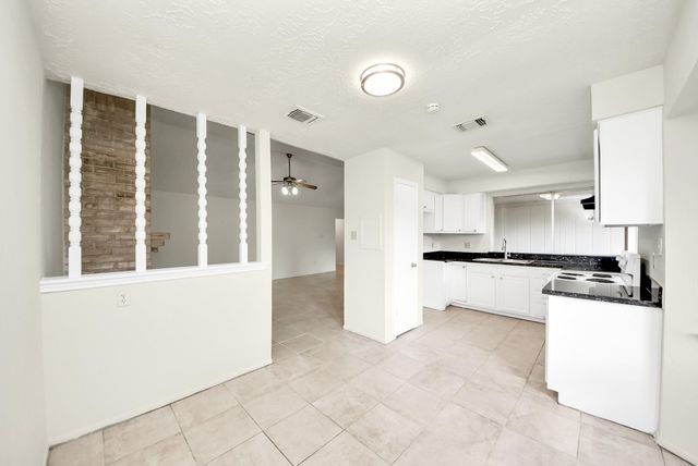 4219 Stonehenge Trail, Houston, TX 77066