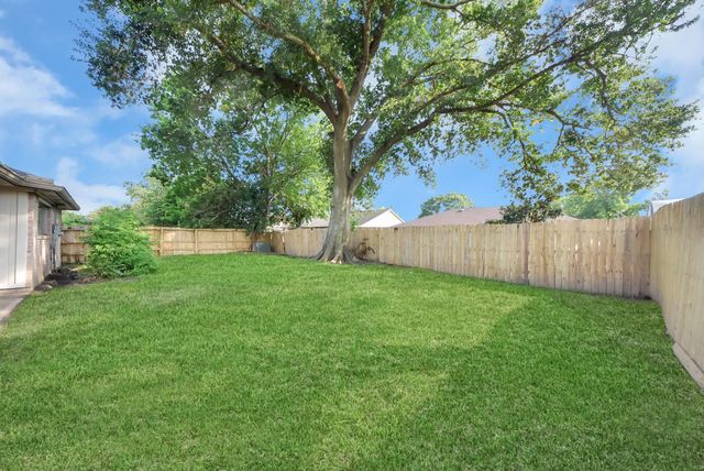 4219 Stonehenge Trail, Houston, TX 77066