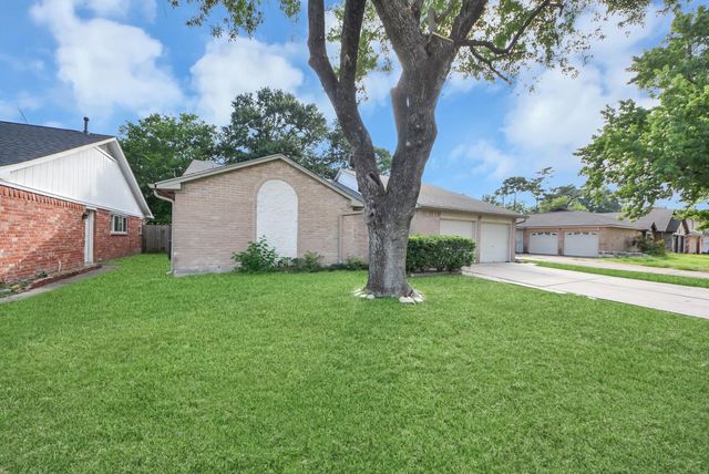 4219 Stonehenge Trail, Houston, TX 77066