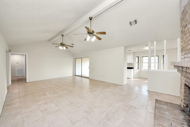 4219 Stonehenge Trail, Houston, TX 77066