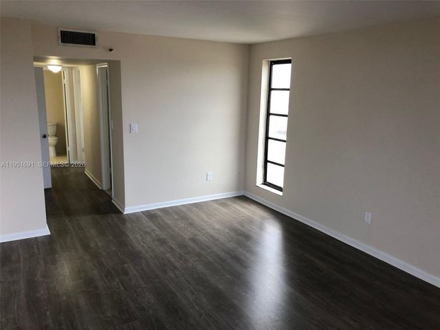 20840 San Simeon Way 702, Miami, FL 33179