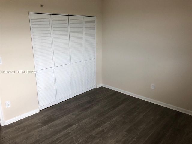 20840 San Simeon Way 702, Miami, FL 33179