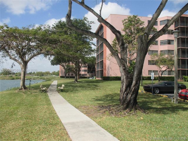 20840 San Simeon Way 702, Miami, FL 33179