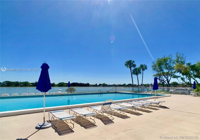 20840 San Simeon Way 702, Miami, FL 33179