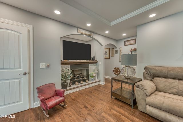 191 Tn-143, Roan Mountain, TN 37687