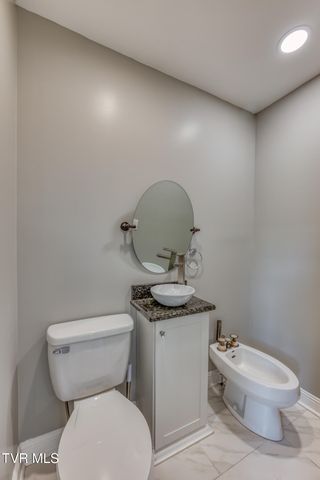191 Tn-143, Roan Mountain, TN 37687