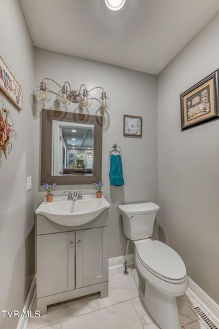 191 Tn-143, Roan Mountain, TN 37687