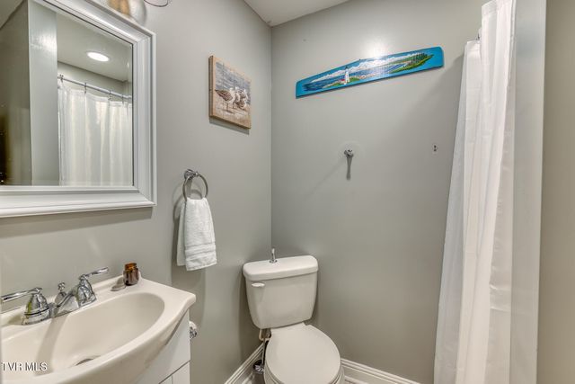 191 Tn-143, Roan Mountain, TN 37687