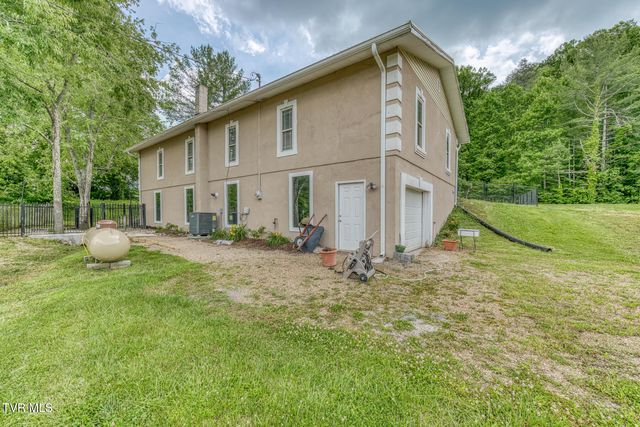 191 Tn-143, Roan Mountain, TN 37687