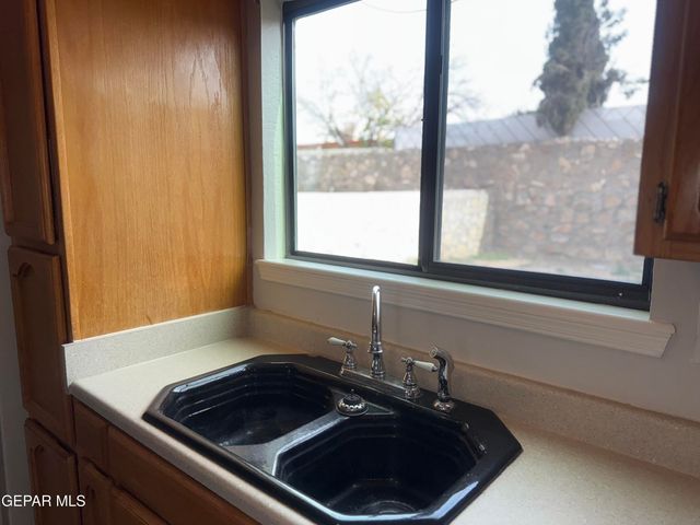 3008 EADS Place B, El Paso, TX 79935