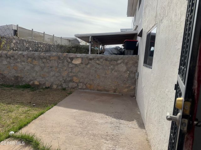 3008 EADS Place B, El Paso, TX 79935