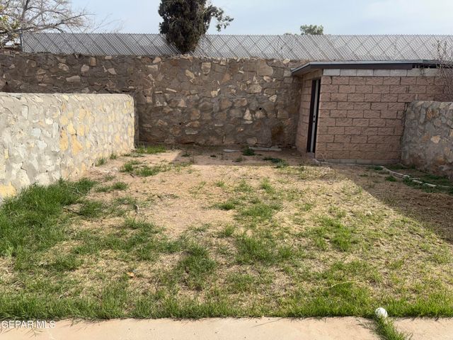 3008 EADS Place B, El Paso, TX 79935