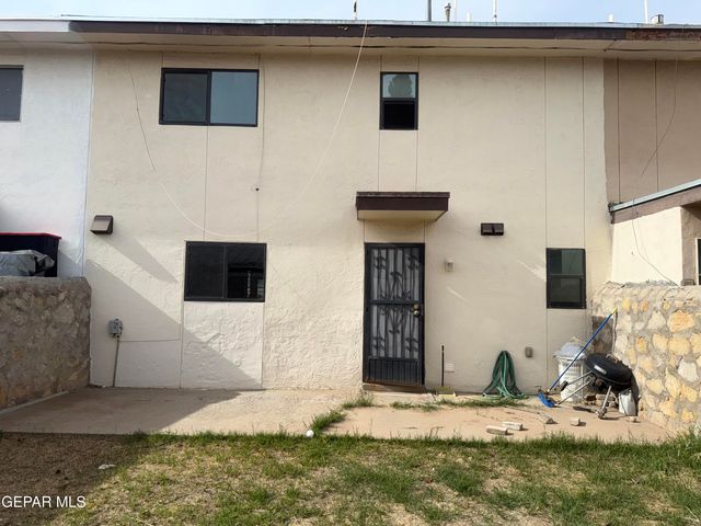 3008 EADS Place B, El Paso, TX 79935