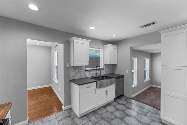 902 S Ewing Avenue, Dallas, TX 75203