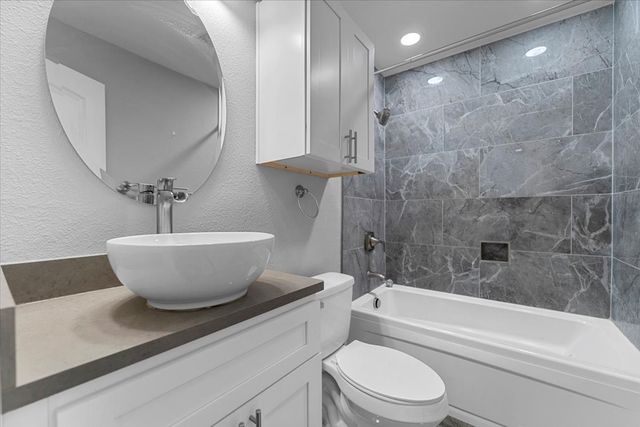 902 S Ewing Avenue, Dallas, TX 75203