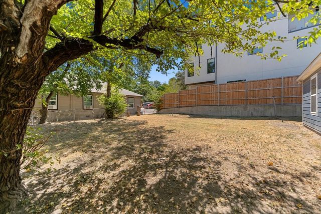 902 S Ewing Avenue, Dallas, TX 75203
