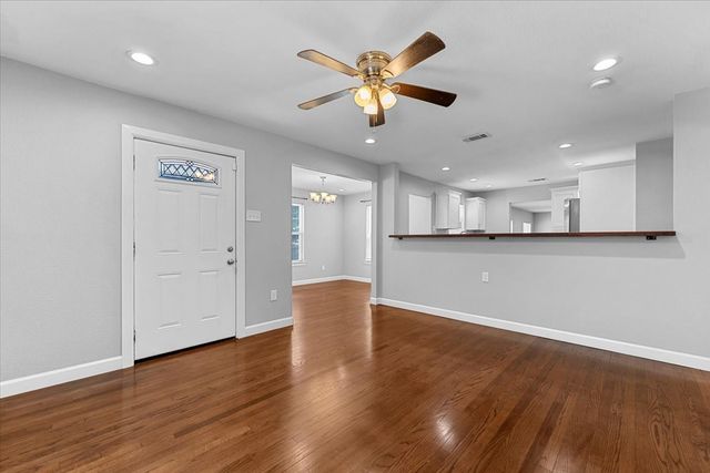 902 S Ewing Avenue, Dallas, TX 75203