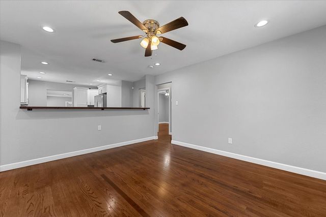 902 S Ewing Avenue, Dallas, TX 75203