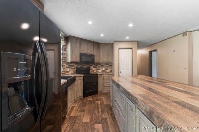 636 Choctaw Ridge, Sand Springs, OK 74063