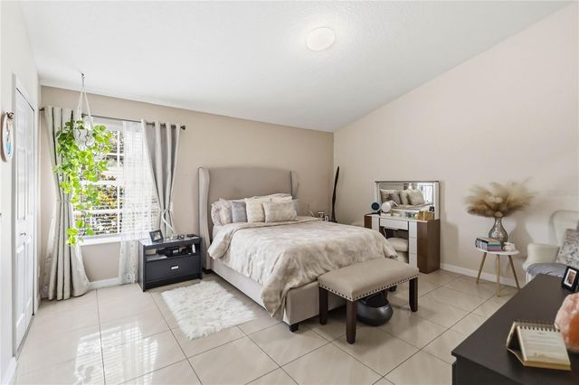 1120 N FAIRWAY DRIVE, Apopka, FL 32712