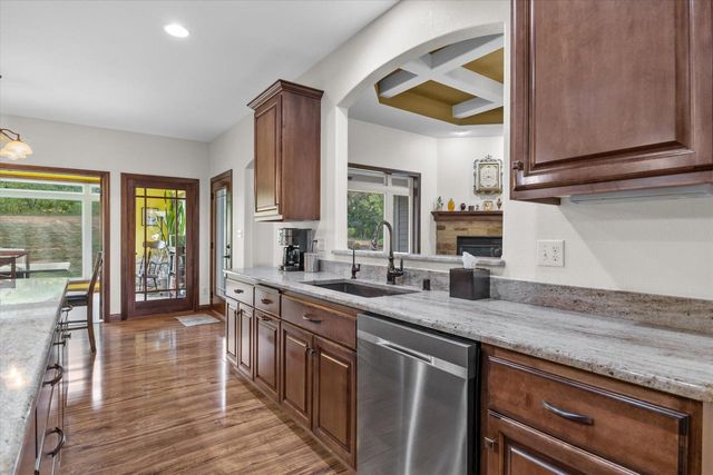 5465 S Baneberry COURT, New Berlin, WI 53146