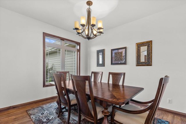 5465 S Baneberry COURT, New Berlin, WI 53146