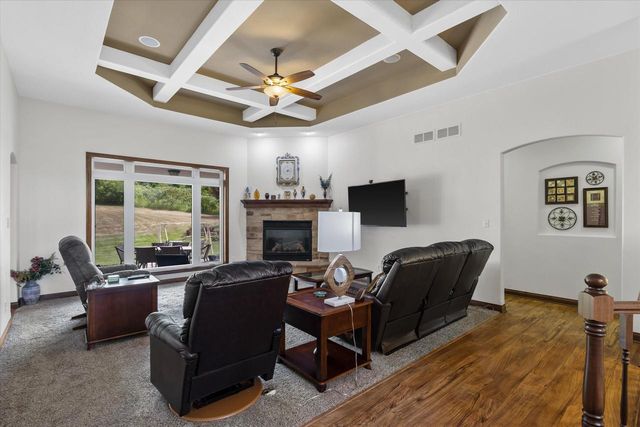 5465 S Baneberry COURT, New Berlin, WI 53146