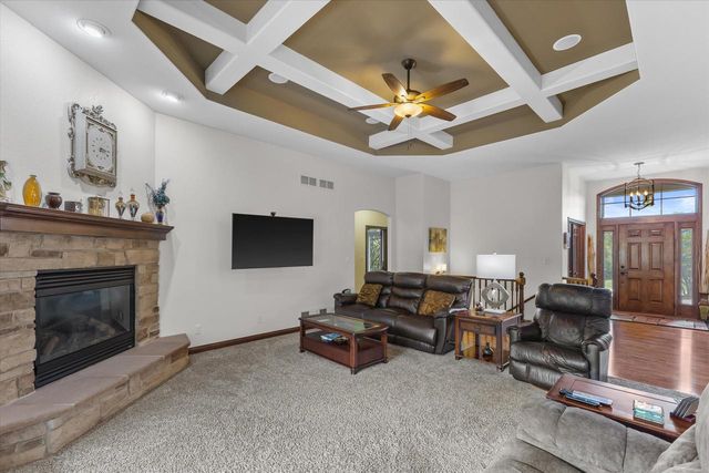 5465 S Baneberry COURT, New Berlin, WI 53146